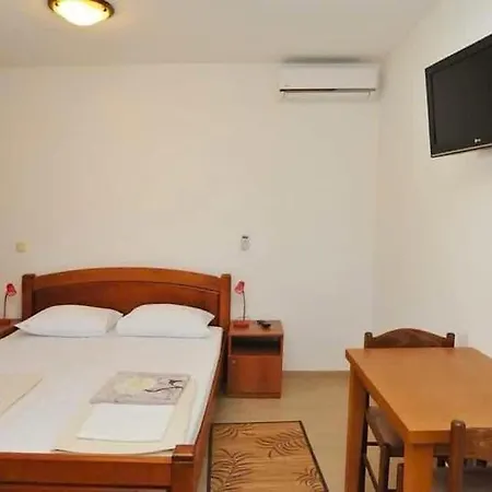 A&n Podkosljun Apartment *