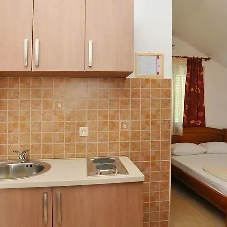 A&n Podkosljun Budva